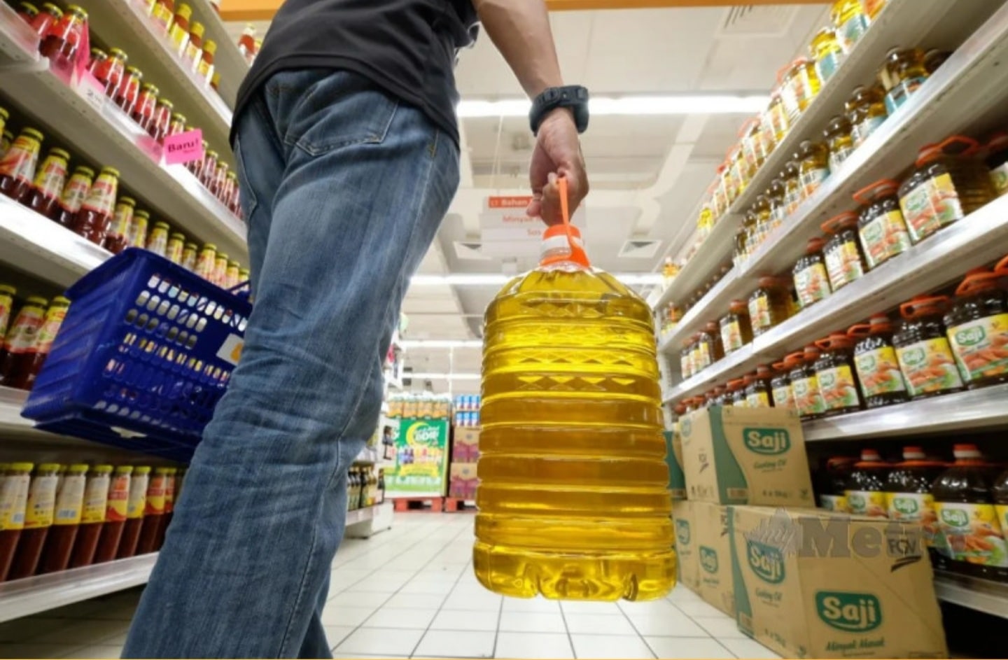 Govt caps retail price of 5kg cooking oil bottles at RM30