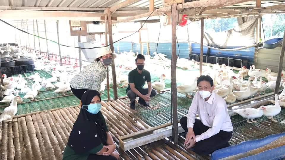 Visit to a local duck farm by PPNS’ Sales Team
